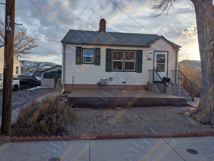 691 Blake St in Green River, WY - Foto de edificio