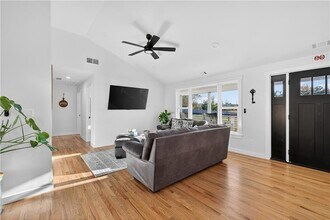 1324 Ace Mcmillian Rd in Dacula, GA - Foto de edificio - Building Photo