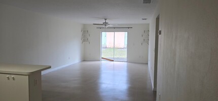 2605 Icabod Ct in Leesburg, FL - Foto de edificio - Building Photo