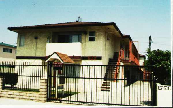 Peachtree Apartments in Wilmington, CA - Building Photo