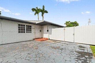 11441 SW 2nd St in Miami, FL - Building Photo - Building Photo