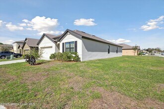 560 Lumber Jack Pl in Cocoa, FL - Foto de edificio - Building Photo