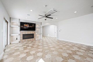 11360 Segrell Way in Culver City, CA - Foto de edificio - Building Photo