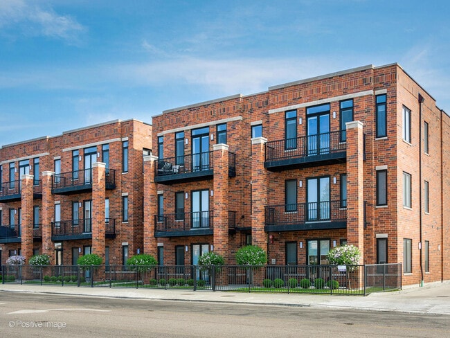 7353 W Grand Ave in Elmwood Park, IL - Building Photo - Building Photo