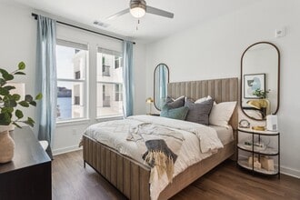 One Riverside in Jacksonville, FL - Foto de edificio - Interior Photo