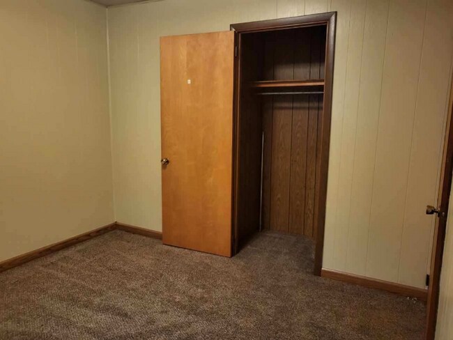 421 S Grant St-Unit -2 in Sullivan, IL - Foto de edificio - Building Photo
