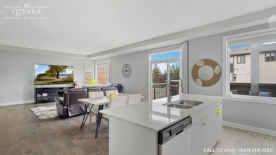 2070 Meadowgate Blvd in London, ON - Building Photo - Building Photo
