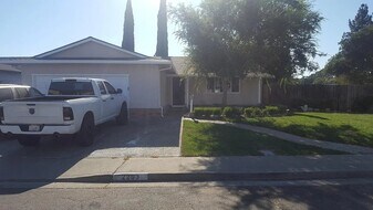 2293 Emerson Pl in Fairfield, CA - Building Photo