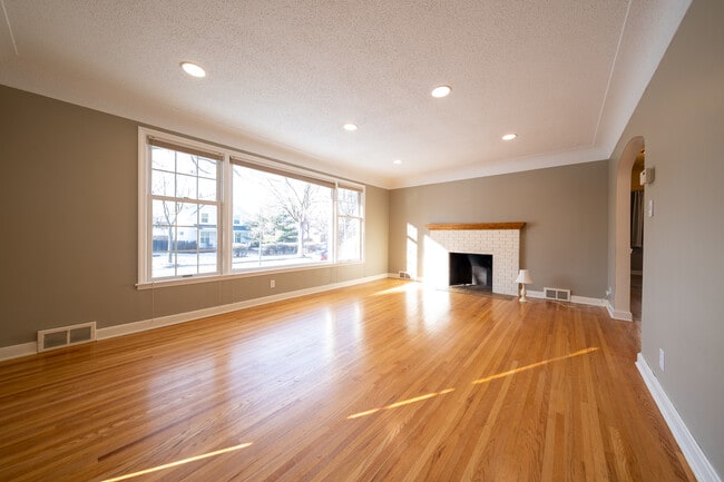 5605 Newton Ave S in Minneapolis, MN - Building Photo - Building Photo