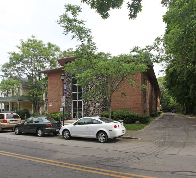 Park Terrace in Rochester, NY - Building Photo - Building Photo