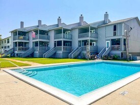 14180 River Rd in Pensacola, FL - Building Photo
