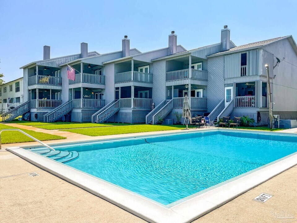 14180 River Rd in Pensacola, FL - Building Photo
