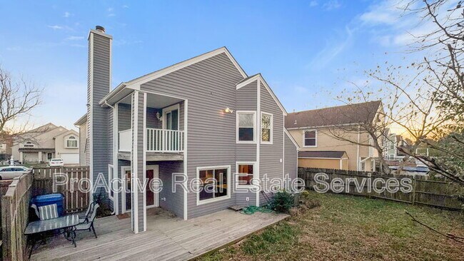property at 3240 Barberry Ln
