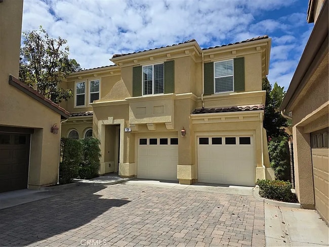 property at 9 Nottingham Ct