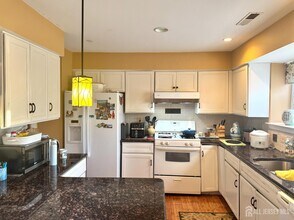 32 Ketley Pl in Princeton, NJ - Foto de edificio - Building Photo