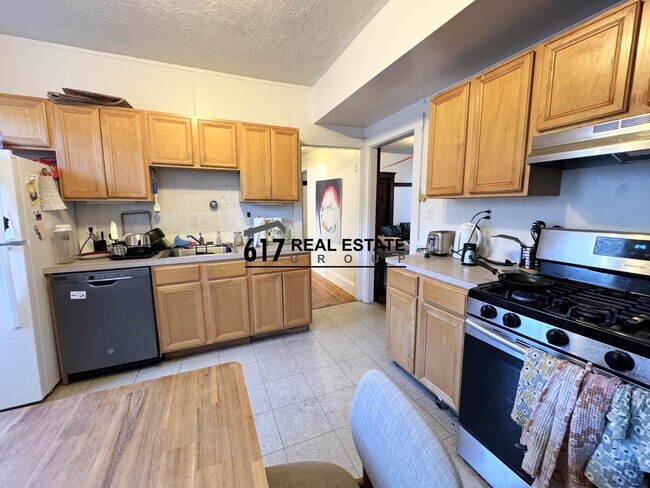 7 Gardner Terrace in Boston, MA - Building Photo - Building Photo