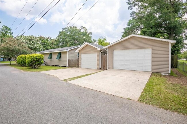 9602 Red Church Ln in Destrehan, LA - Building Photo - Building Photo