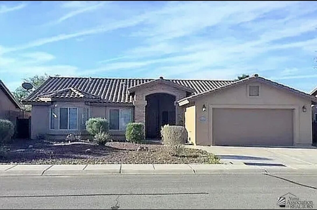 11579 E 24th Ln in Yuma, AZ - Foto de edificio