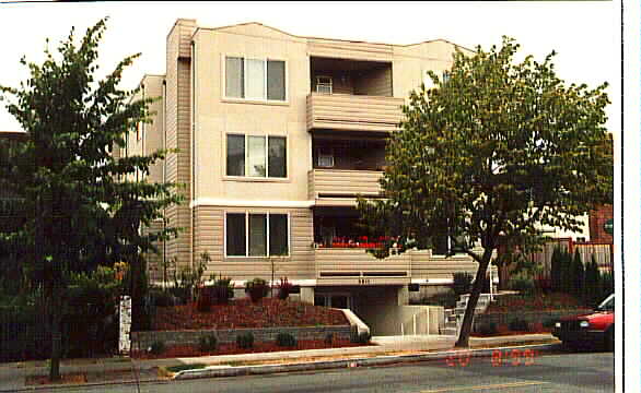 5911 California Ave SW in Seattle, WA - Building Photo