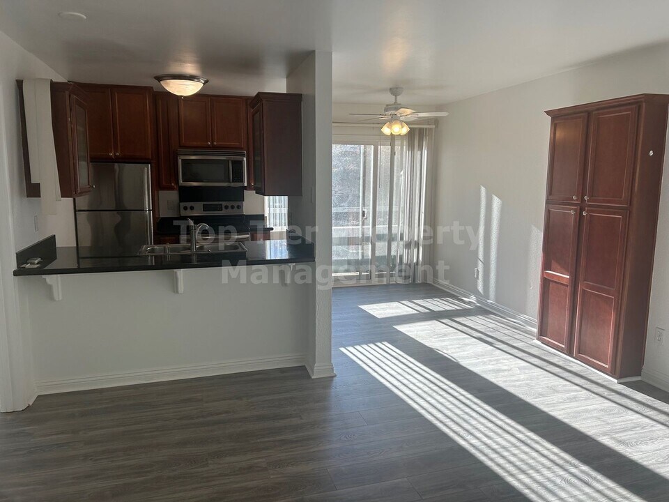 4860 Rolando Ct in San Diego, CA - Building Photo