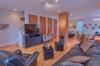 136 Punta Alley in Columbus, OH - Foto de edificio - Building Photo