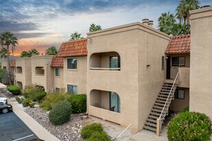 Skyline Springs in Tucson, AZ - Building Photo