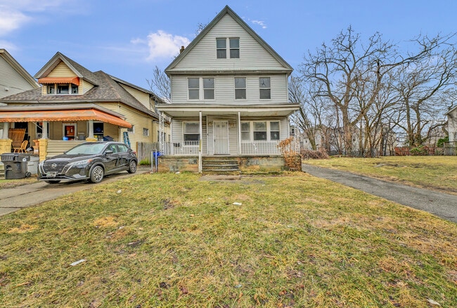 9502 Talbot Ave in Cleveland, OH - Foto de edificio - Building Photo