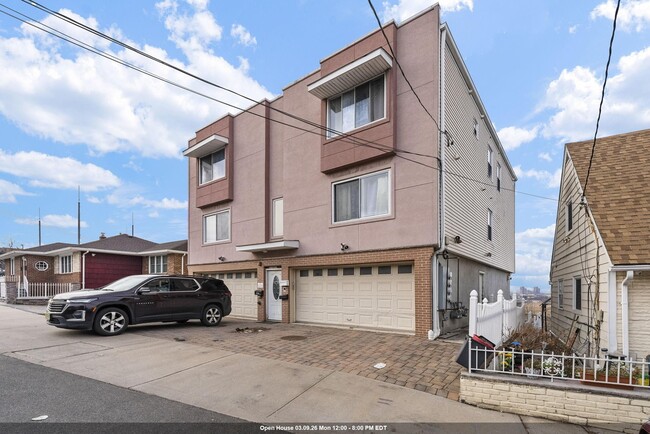 property at 2207-2209 Grand Ave