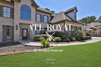 1225 Mcminn Way in Snellville, GA - Foto de edificio - Building Photo
