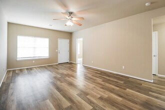 11421 SW 25th Terrace in Yukon, OK - Building Photo - Building Photo