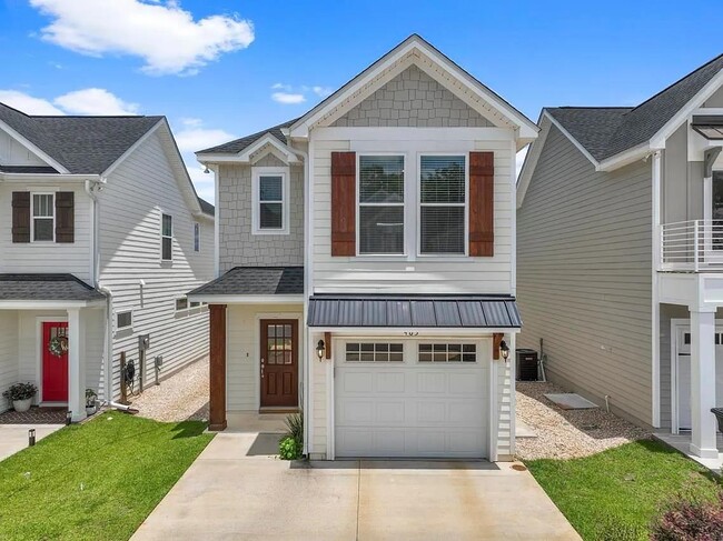 property at 463 Grand Oaks Rd