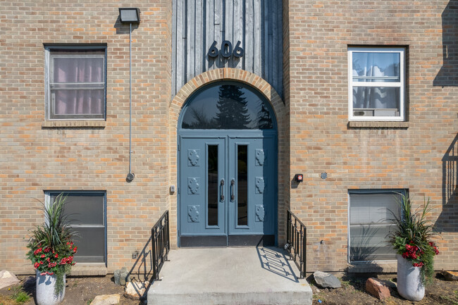 Windsor Place in Calgary, AB - Foto de edificio - Building Photo