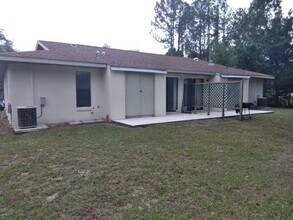 1135 N Tiger Pt in Lecanto, FL - Foto de edificio - Building Photo