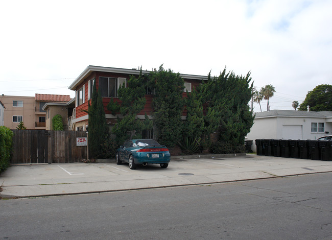 4418 Bond St in San Diego, CA - Building Photo - Building Photo