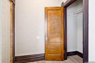 803 N Broadway in Green Bay, WI - Foto de edificio - Building Photo