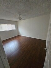 9029 Orion Ave, Unit 14 in Los Angeles, CA - Building Photo - Building Photo