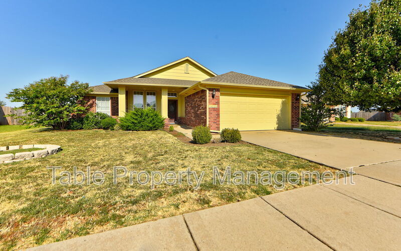 16225 Snake Dr in Edmond, OK - Building Photo