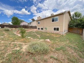 2110 Whitehorn Dr N in Colorado Springs, CO - Building Photo - Building Photo