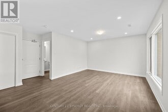 1302 Creekway Private in Ottawa, ON - Building Photo - Building Photo