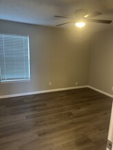 228 Greenhill Dr, Unit #6 in Joshua, TX - Foto de edificio - Building Photo