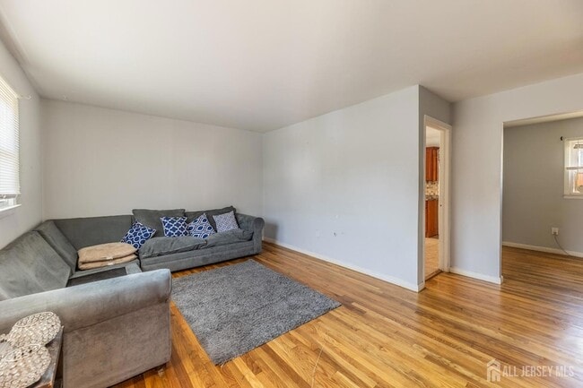 111 Emerson St, Unit 1 in Carteret, NJ - Building Photo - Building Photo