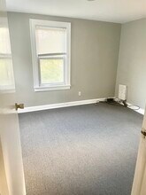 294 W Webster Ave, Unit 1 in Roselle Park, NJ - Building Photo - Building Photo