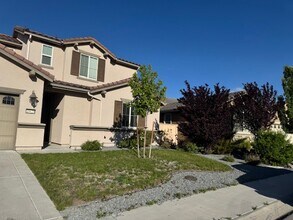 10620 Foxberry Park Dr in Reno, NV - Building Photo - Building Photo