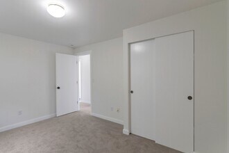 13018 SE 264th Pl in Kent, WA - Building Photo - Building Photo