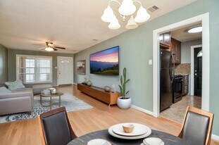 7707 Scanlock St in Houston, TX - Building Photo