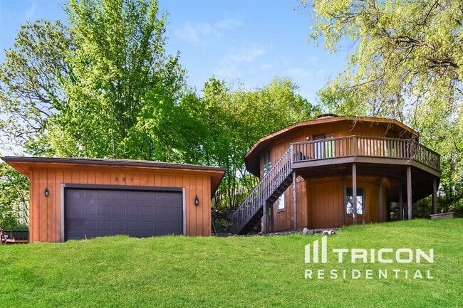 property at 805 Garrison Ct