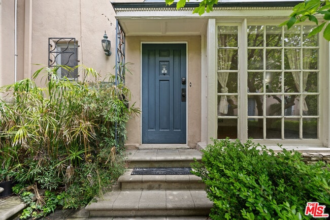 6427 1/2 Orange St in Los Angeles, CA - Building Photo - Building Photo