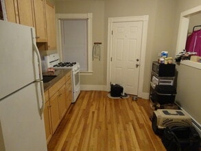 206 Jewett St, Unit 3 in Manchester, NH - Foto de edificio - Building Photo