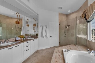 1991 Stradella Rd in Los Angeles, CA - Building Photo - Building Photo