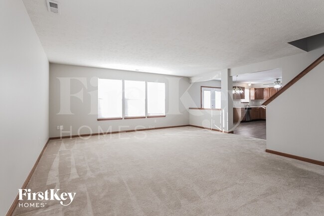 1117 Central Park Blvd N, Unit 0110 in Greenwood, IN - Foto de edificio - Building Photo